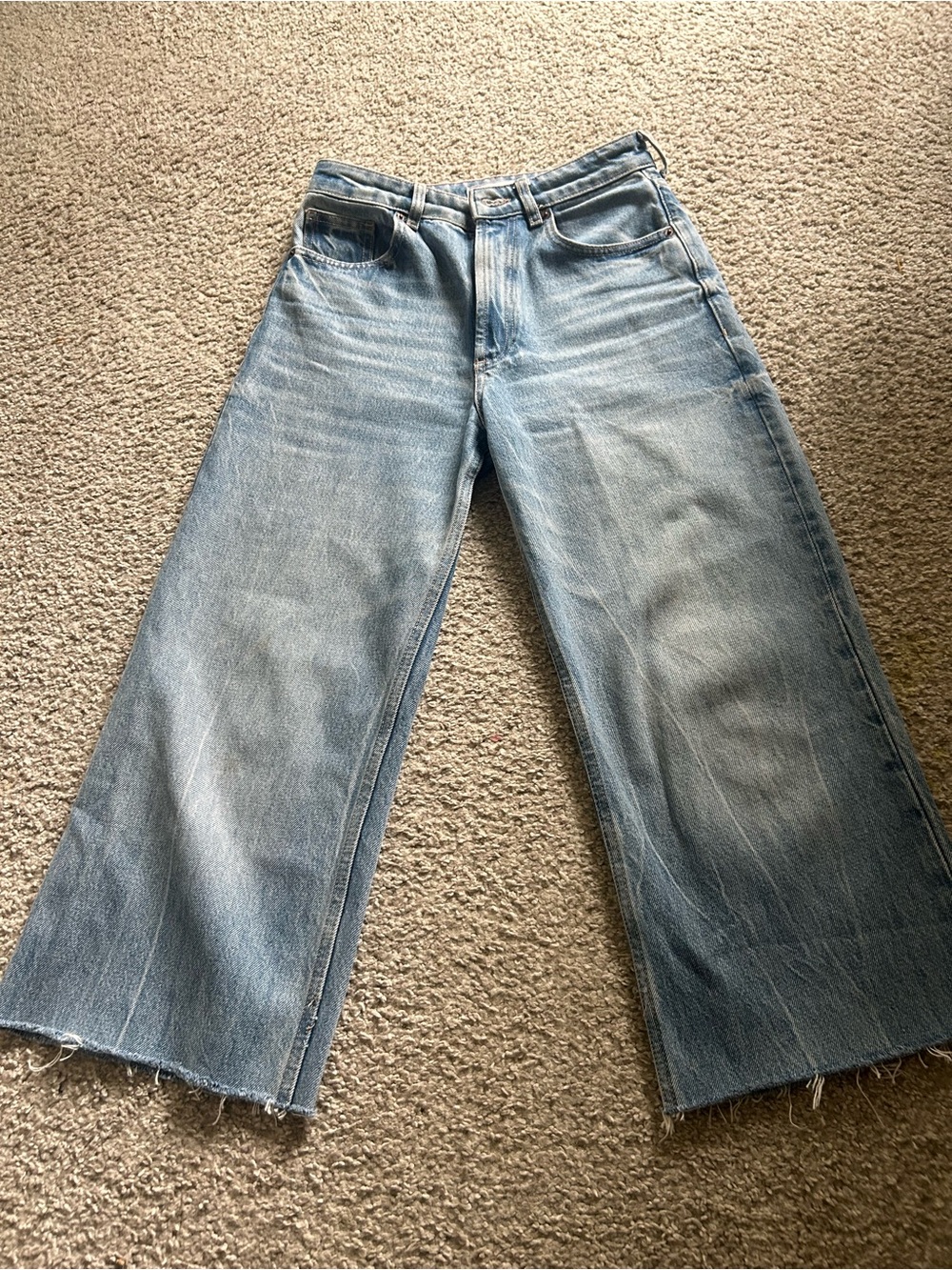 Zara Wide-Leg cropped Jeans in Light Blue Wash